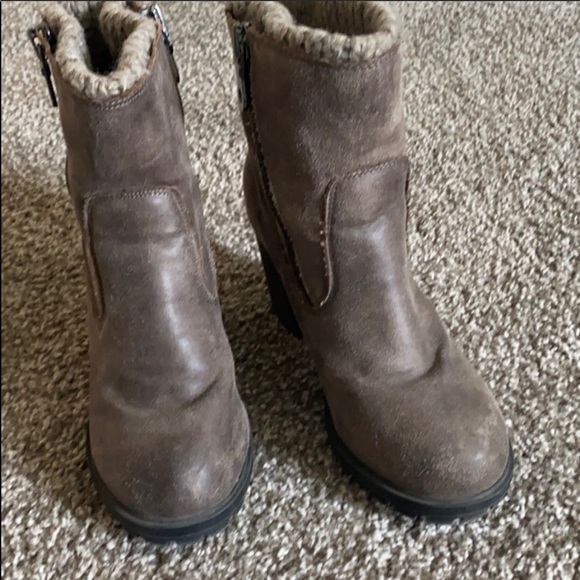 Heeled booties - Picture 6 of 9